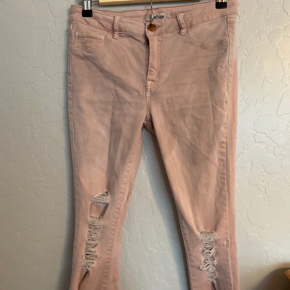 Ripped skinny jeans